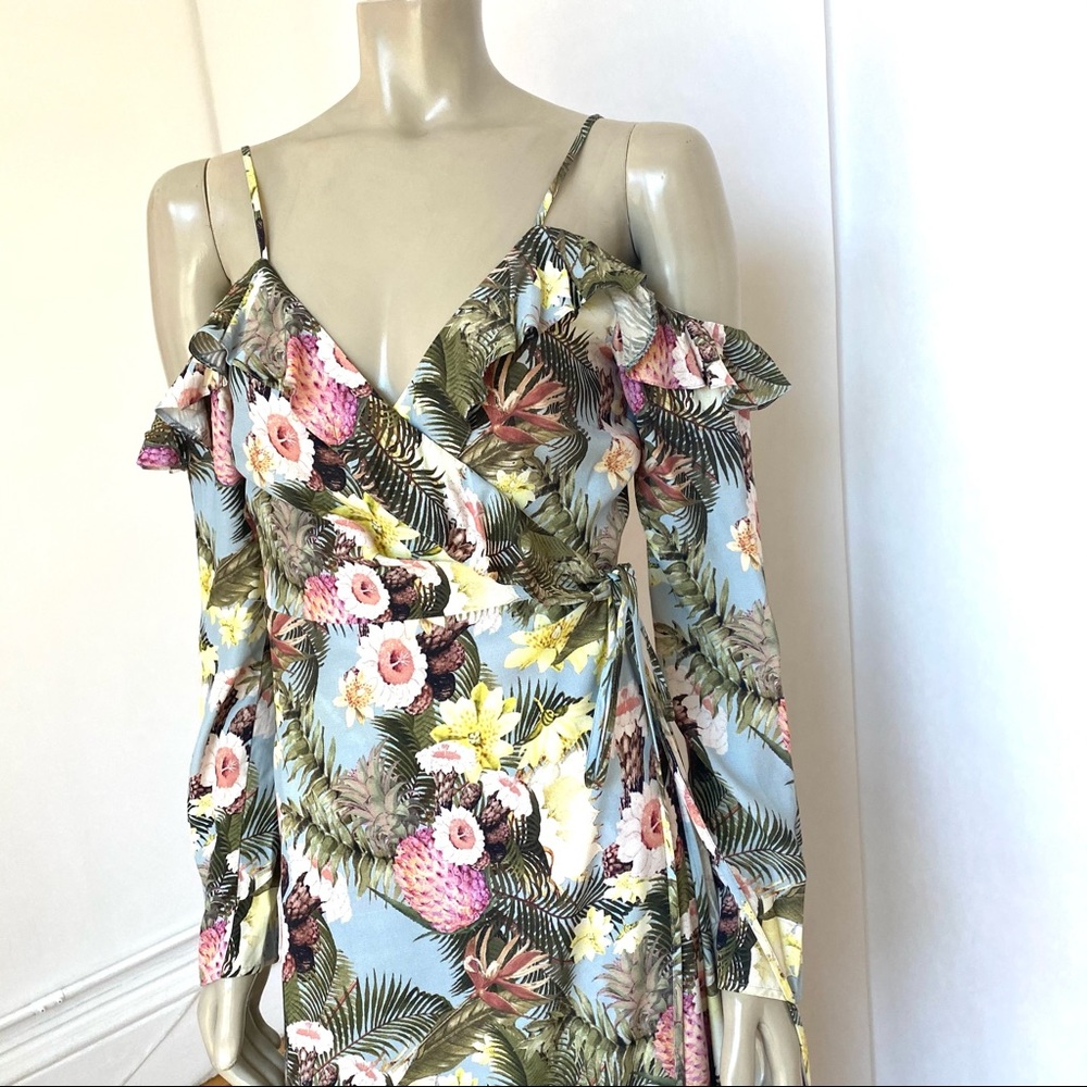 Floral wrap dress - Picture 12 of 16